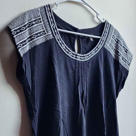 Cupio Black/White Aztec Embroidered Scoop Neck Cap Sleeve Blouse Size Small - Picture 2 of 14